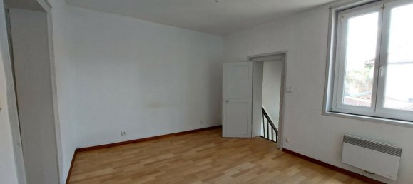 2 bedrooms House in Saint-Amand-les-Eaux, France No. 78352 6