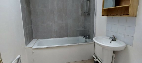 2 bedrooms House in Saint-Amand-les-Eaux, France No. 78352 5