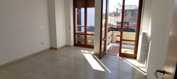 3 rooms Apartment in Taranto, Italy No. 123204 8