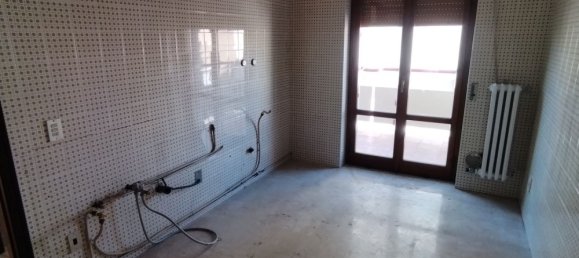 3 rooms Apartment in Taranto, Italy No. 123204 10
