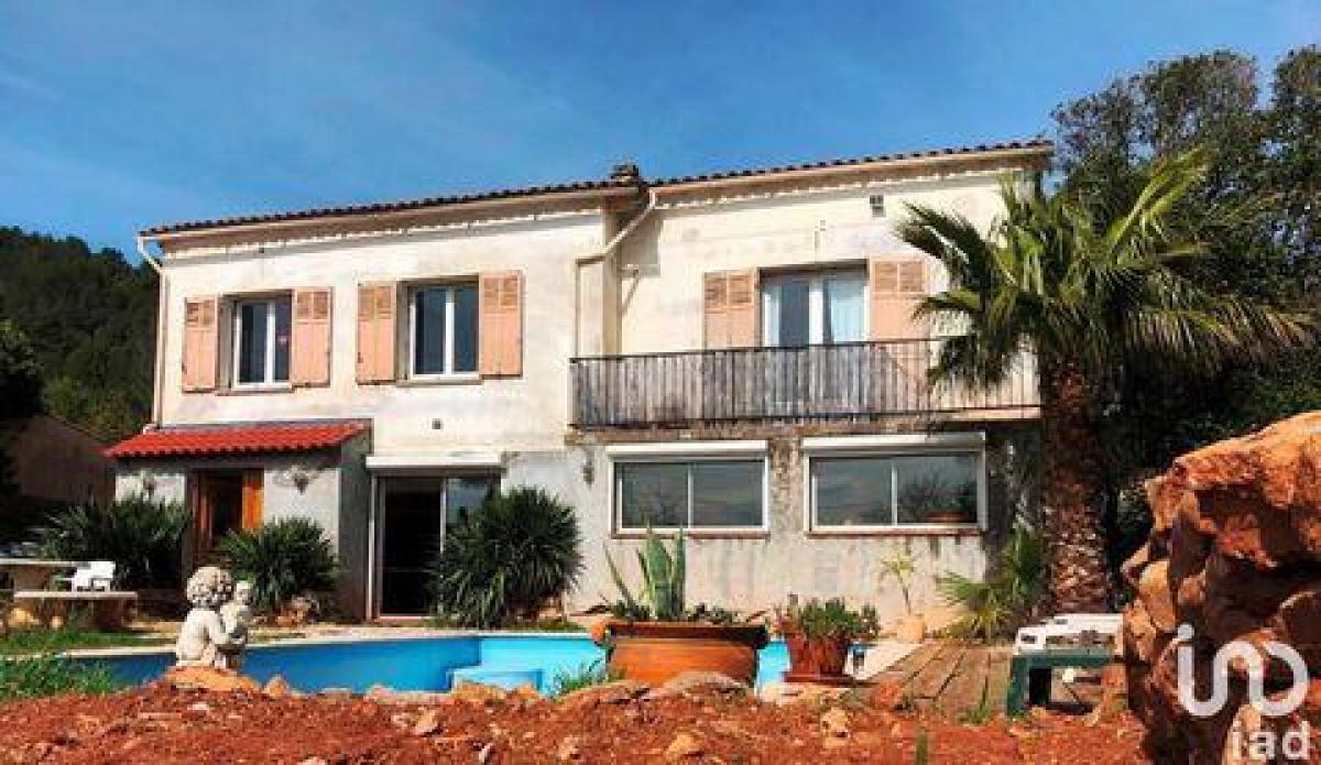 6 bedrooms House in Le Luc, France No. 30322