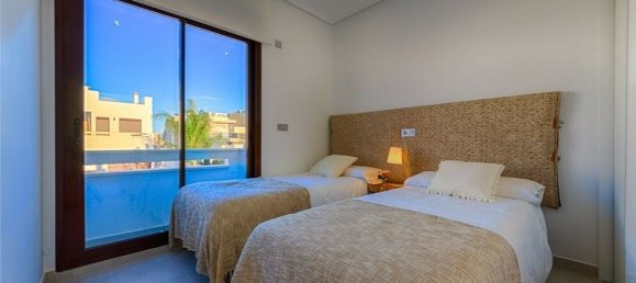 3 bedrooms Townhouse in Pilar de la Horadada, Spain No. 285165 9