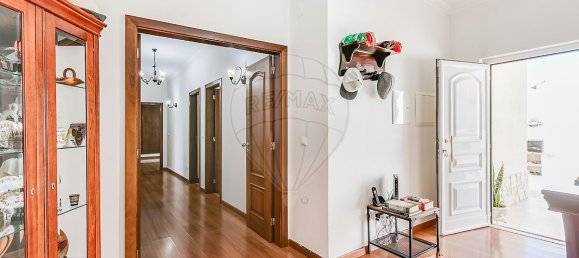 4 bedrooms House in Loures, Portugal No. 45954 9