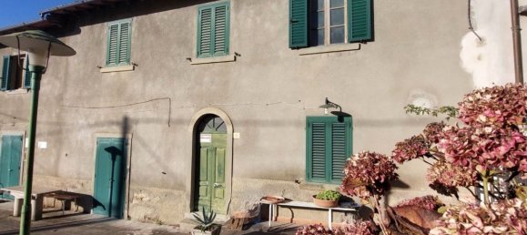 3 rooms House in Arezzo, Italy No. 201401 2