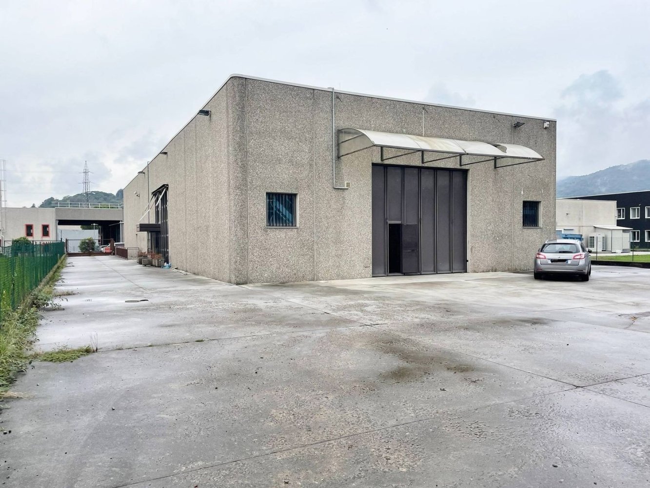 Lagerhaus in Olgiate Molgora, Italy 676m², Nr. 336452