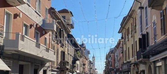 2 rooms Commercial property in Borgomanero, Italy No. 177527 3