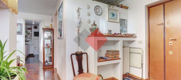 3 rooms Apartment in Rome, Italy No. 46267 3