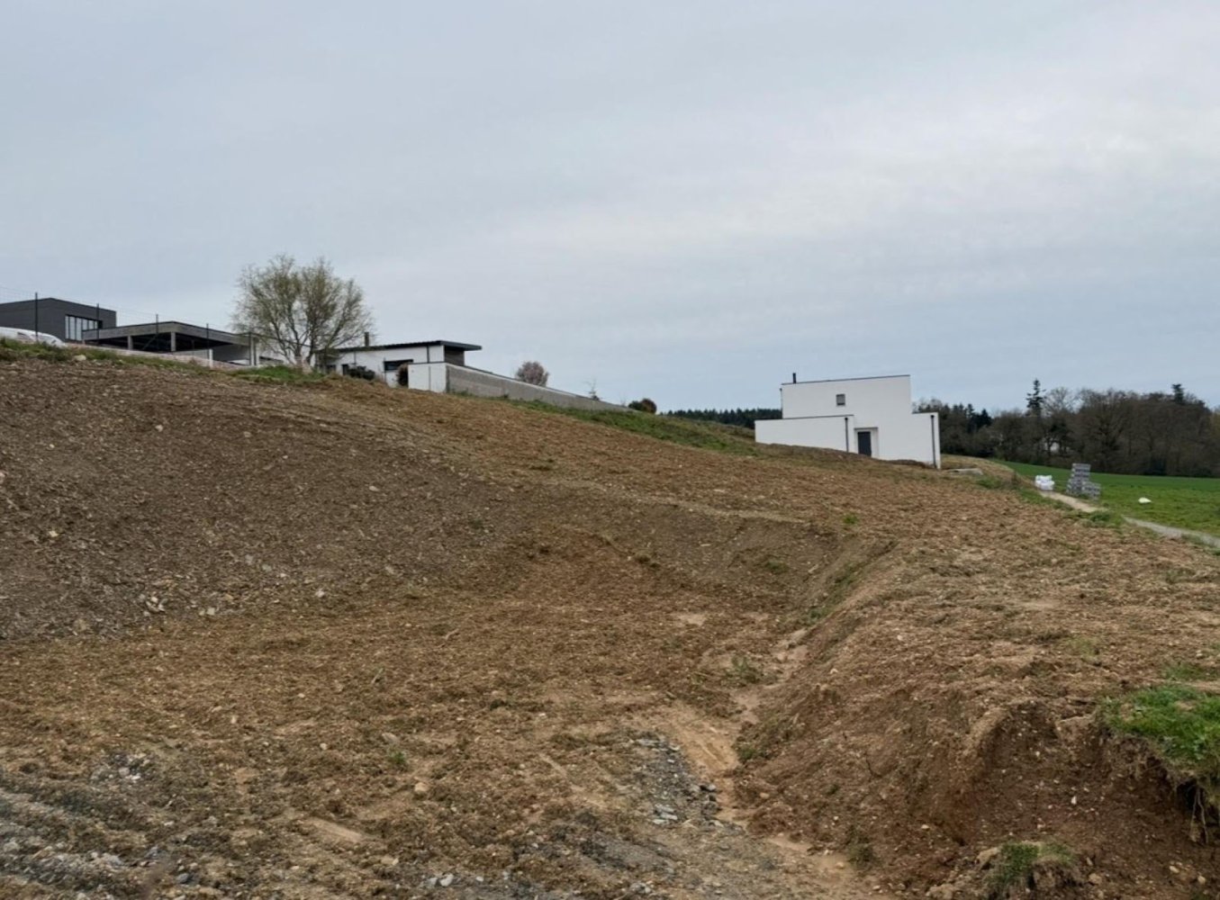 874m² Land in Montertelot, France No. 274889