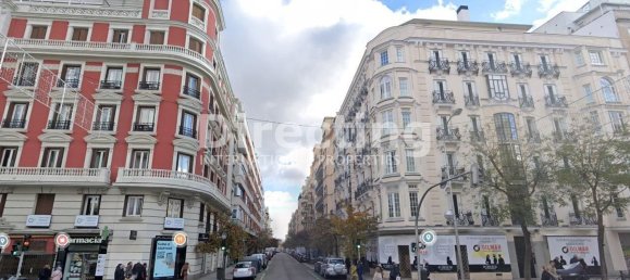 Apartamento de 3 dormitorios en Madrid, Spain No. 98408 6