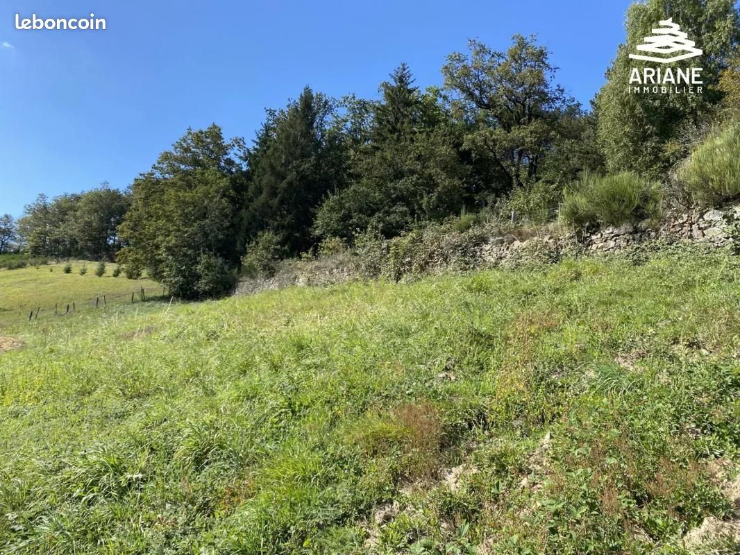 519m² Land in Pomeys, France No. 106369