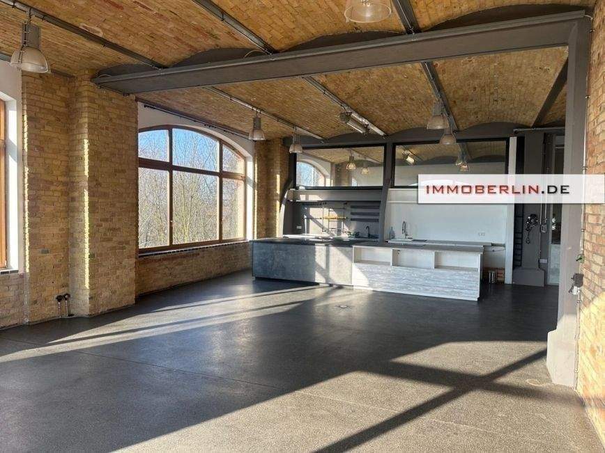  Building in Wilhelmsruh, Germany No. 366850