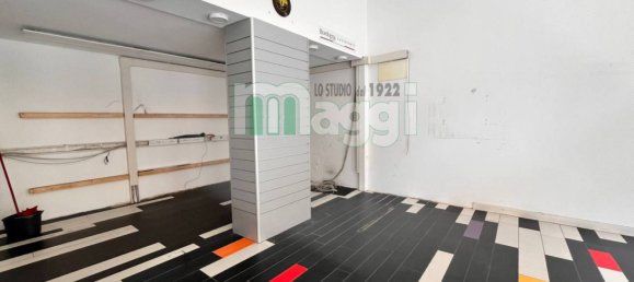 2 rooms Commercial property in Milan, Italy No. 323720 18