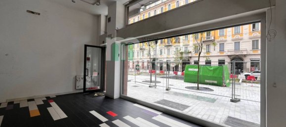 2 rooms Commercial property in Milan, Italy No. 323720 4