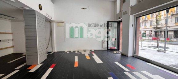 2 rooms Commercial property in Milan, Italy No. 323720 19