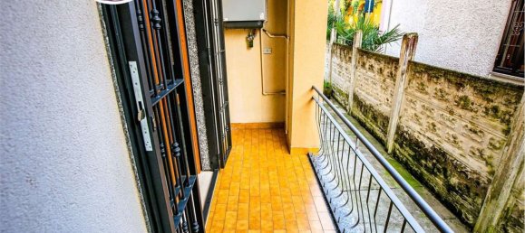 Квартира с 2 комнатами в Падерно Дуньяно, Италия № 11301 10