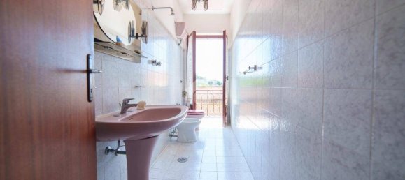 Apartamento de 2 dormitorios en Tarquinia, Italy No. 285998 17