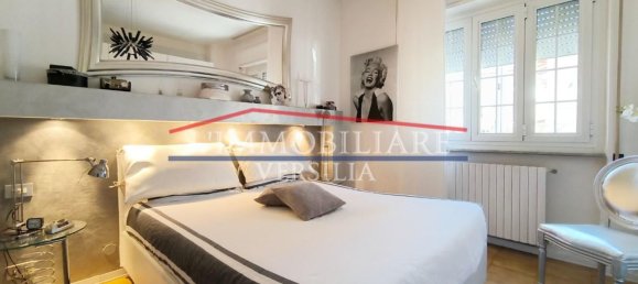 8-salle Villa à Carrara, Italy No. 193332 7