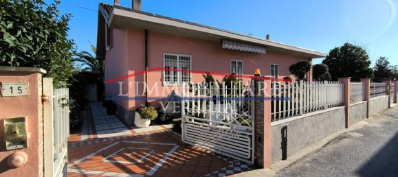 8-salle Villa à Carrara, Italy No. 193332 28