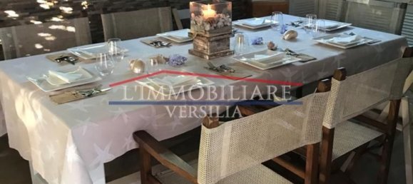 8-salle Villa à Carrara, Italy No. 193332 31