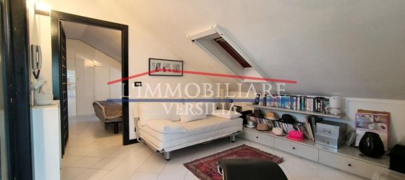 8-salle Villa à Carrara, Italy No. 193332 14