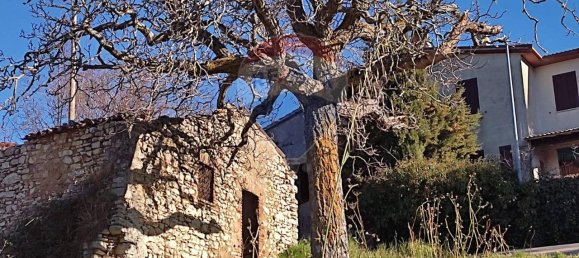 4 rooms House in Foligno, Italy No. 136635 12