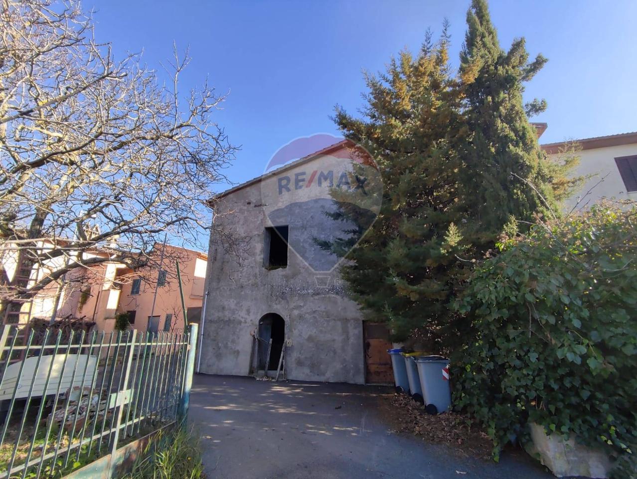 4 rooms House in Foligno, Italy No. 136635