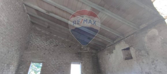 4 rooms House in Foligno, Italy No. 136635 6