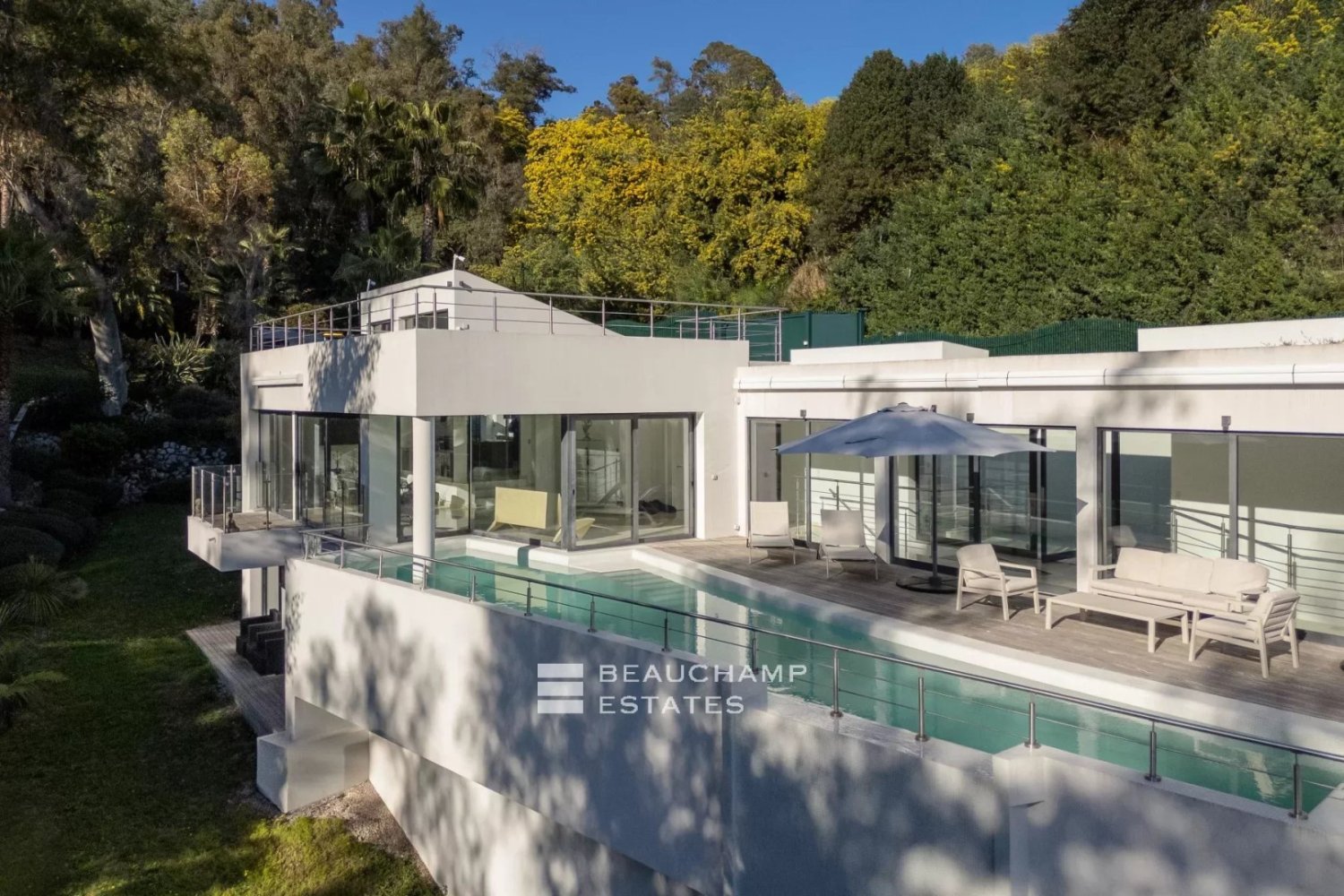 6 bedrooms Villa in Cannes, France No. 295458