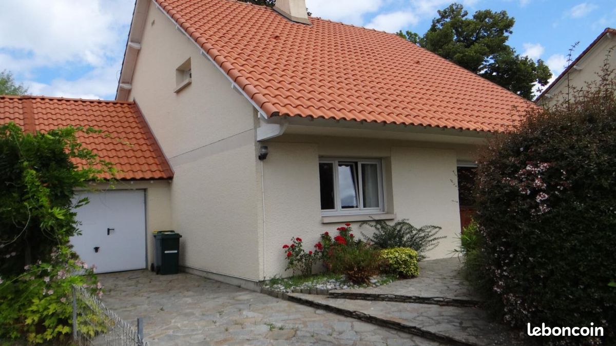 3 bedrooms House in Saint-Sebastien-sur-Loire, France No. 95574