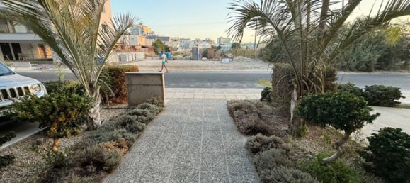 Apartamento de 2 dormitorios en Larnaca, Cyprus No. 26135 3