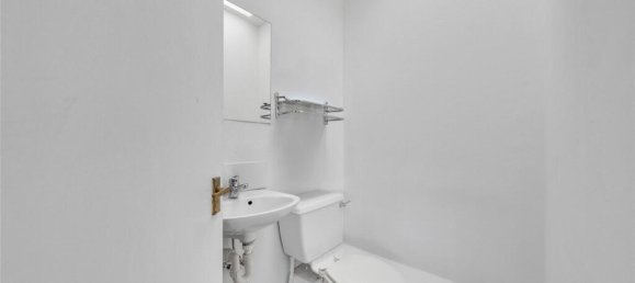 8 غرف نوم منزل في London, United Kingdom رقم 7430 26