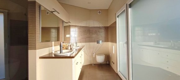 4 chambres Villa à Loures, Portugal No. 178232 9