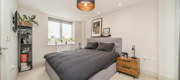 2 bedrooms Apartment in Surbiton, United Kingdom No. 10255 10