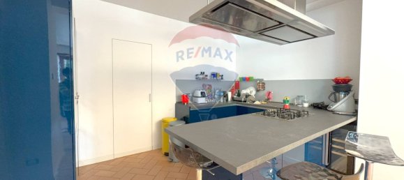 3 Schlafzimmer Wohnung in Naples, Italy, Nr. 266187 6