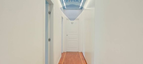 3 Schlafzimmer Wohnung in Naples, Italy, Nr. 266187 8