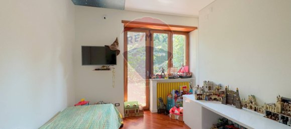 3 Schlafzimmer Wohnung in Naples, Italy, Nr. 266187 16