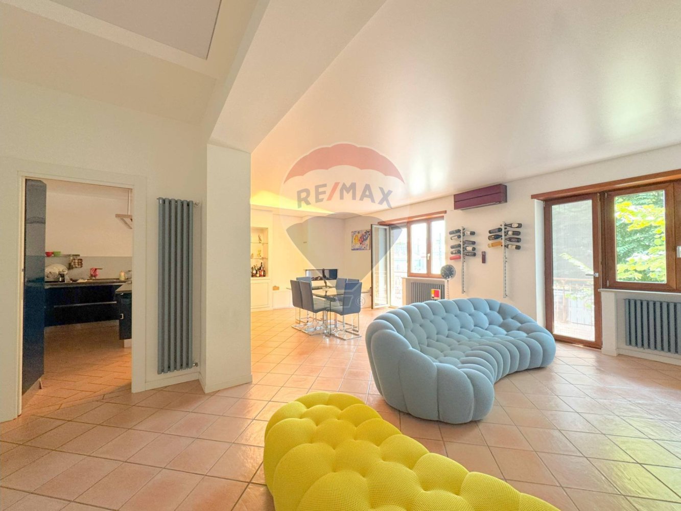 3 Schlafzimmer Wohnung in Naples, Italy, Nr. 266187