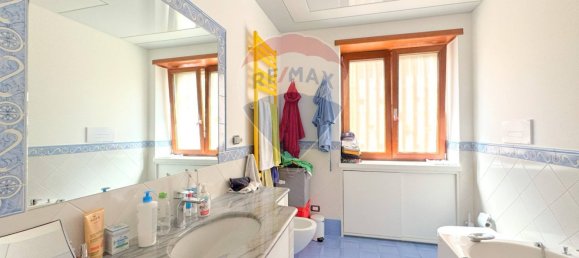 3 Schlafzimmer Wohnung in Naples, Italy, Nr. 266187 19