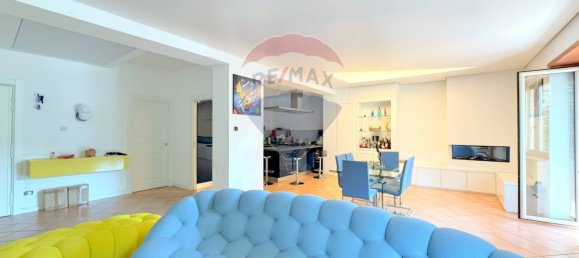 3 Schlafzimmer Wohnung in Naples, Italy, Nr. 266187 3