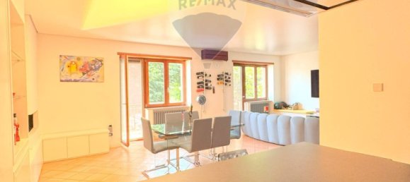 3 Schlafzimmer Wohnung in Naples, Italy, Nr. 266187 26