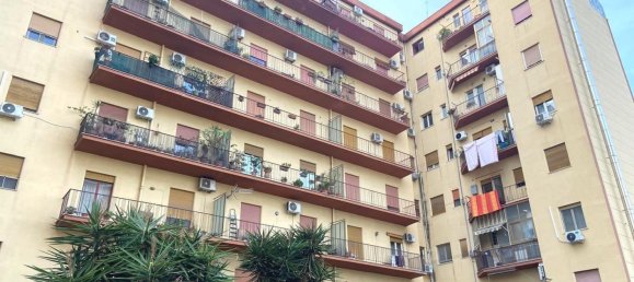 5 rooms Apartment in Palermo, Italy No. 46499 3
