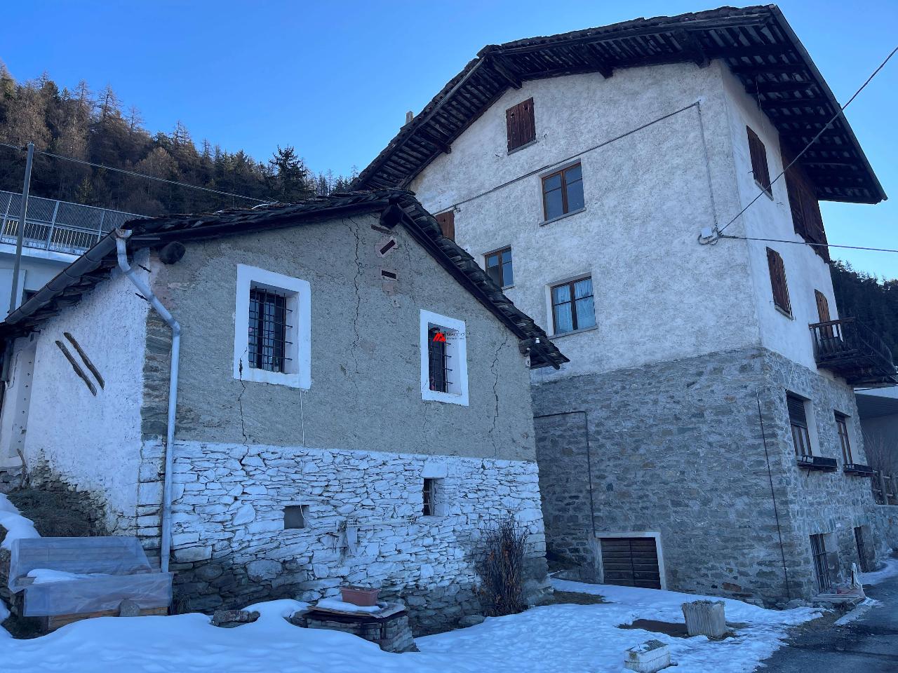 15-Zimmer Haus in Gressan, Italy, Nr. 75431