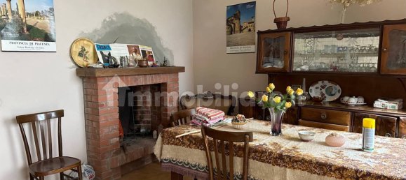 2 bedrooms House in Morfasso, Italy No. 20132 4