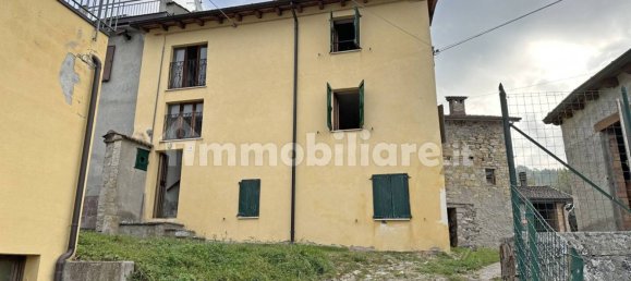 2 bedrooms House in Morfasso, Italy No. 20132 2