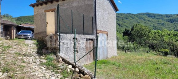 2 bedrooms House in Morfasso, Italy No. 20132 8