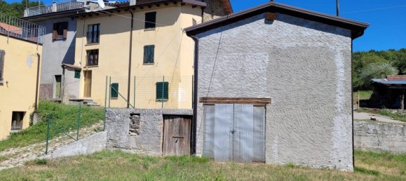 2 bedrooms House in Morfasso, Italy No. 20132 3