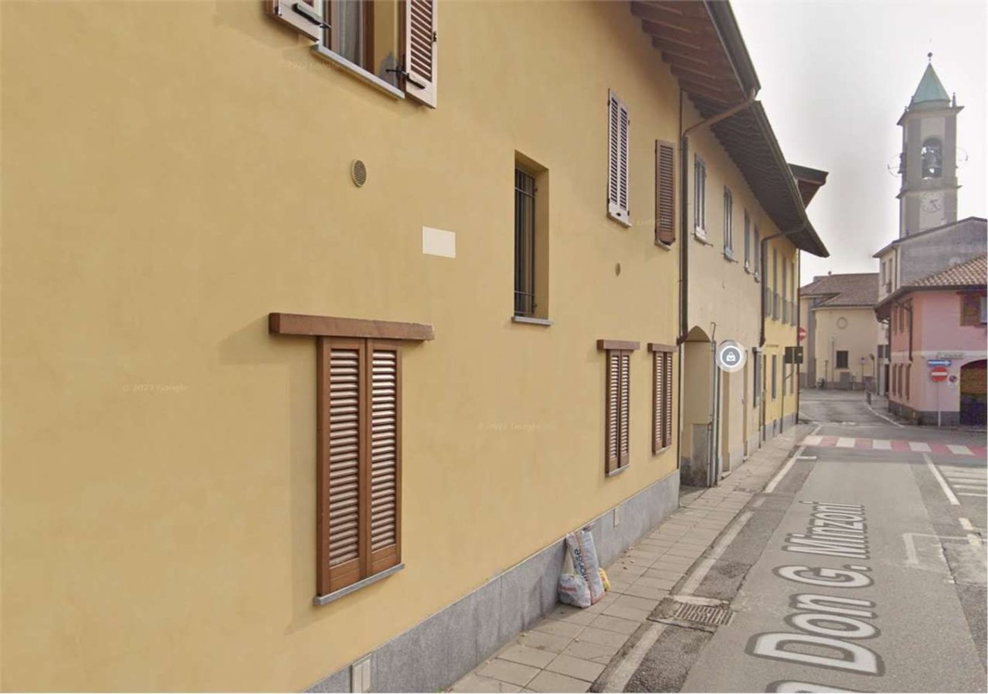2 rooms Apartment in Burago di Molgora, Italy No. 8242