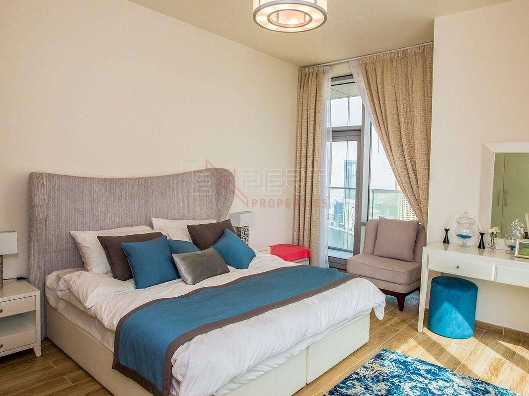 Apartamento de 4 dormitorios en Business Bay, UAE No. 7844