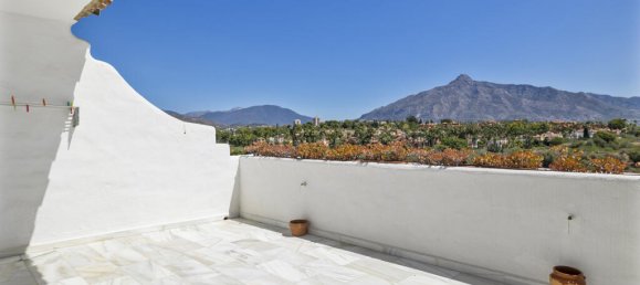 4 Schlafzimmer Villa in Marbella, Spain, Nr. 120898 31