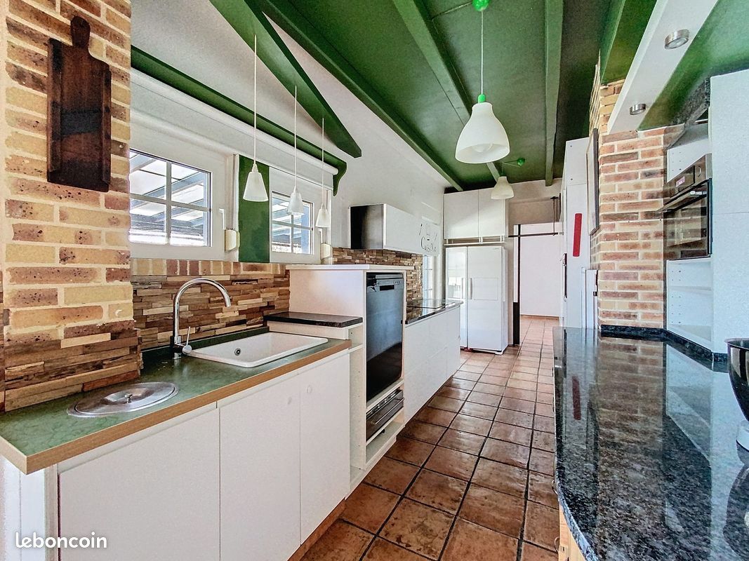 5 bedrooms House in Eckbolsheim, France No. 91742